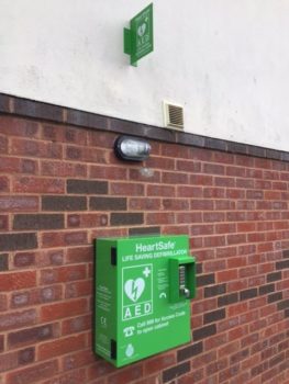 Comeytrowe Defibrillator installation